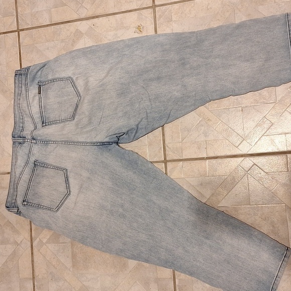 q Light Blue Women's Capris  Jeans Size 16P - Picture 2 of 3